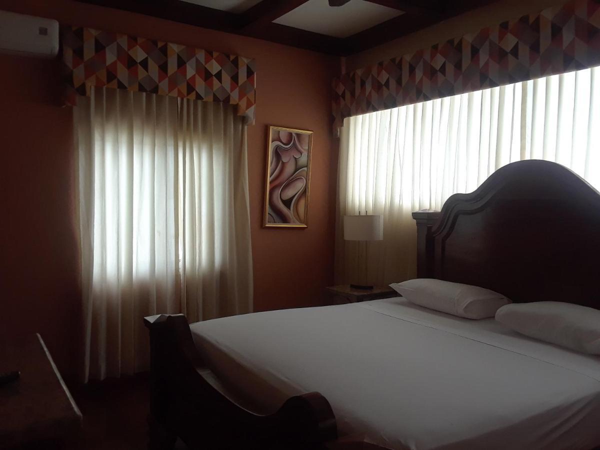 Spanish Dream Hotel Kingston Luaran gambar